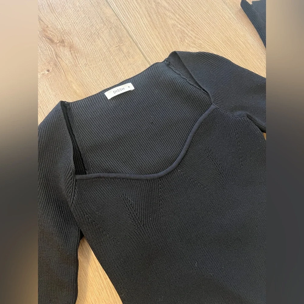 DISSH Ribbed Knit Top - Picture 4 of 4